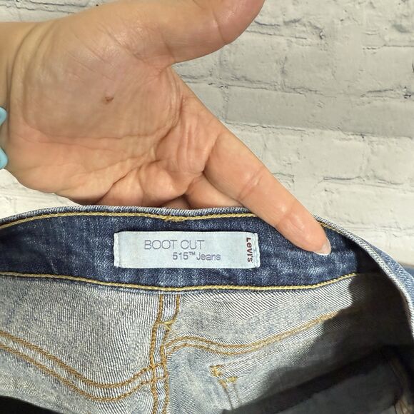 Levis 515 Jeans Womens 6 M Boot Cut Mid Rise Dark Wash Denim Stretch 30x30 - Picture 4 of 15
